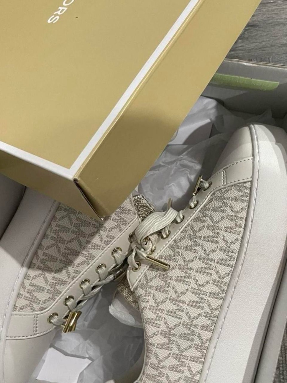 Michael Kors Cream White Logo-Print Low Top Sneakers